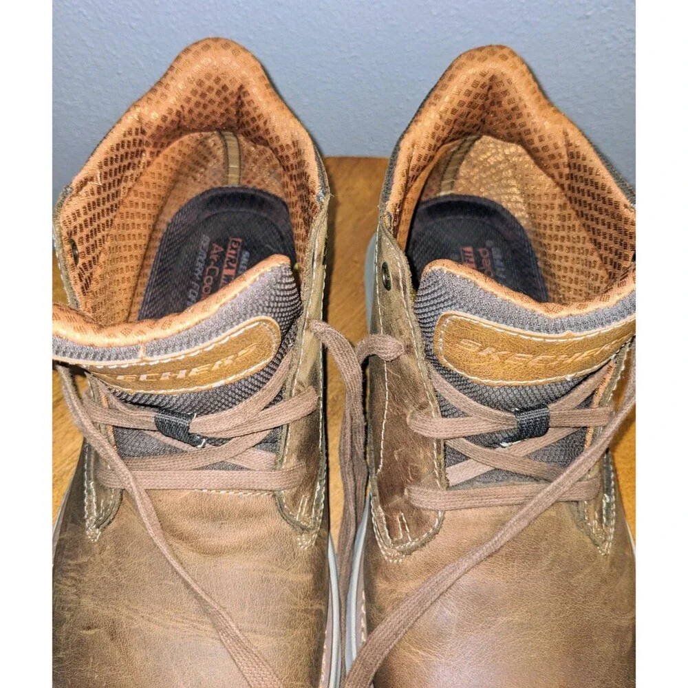 Skechers Doveno Molens Men's 10.5 EWW Leather Ankle Boots Memory Foam 66237EWW